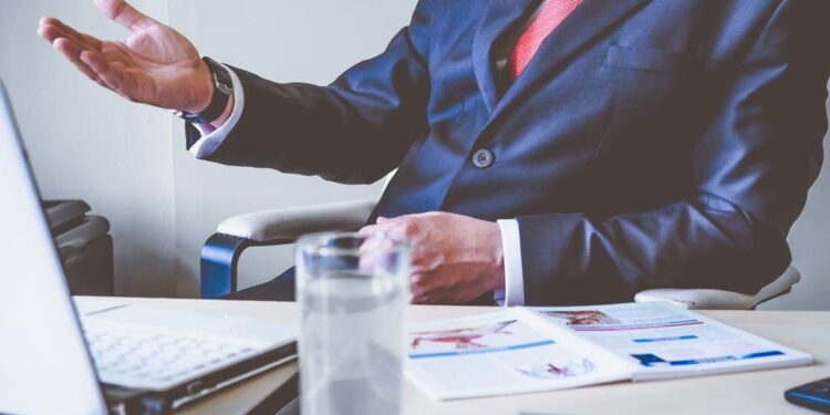 В Україні скасували для держслужбовців іспит з української мови