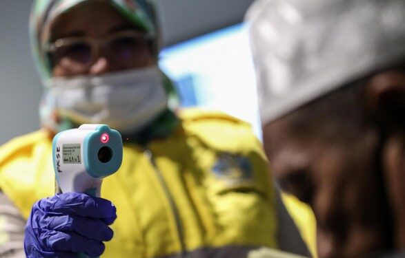 Индонезия ужесточит “ковидные” ограничения на фоне роста числа заболевших