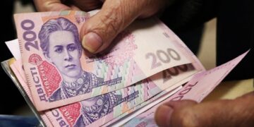 Мінсоцполітики забезпечило виплату пенсій на тимчасово захоплених та територіях, де ідуть бої