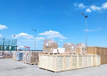 До Польщі прибули перші 30 тонн гумдопомоги для України від МВС Японії