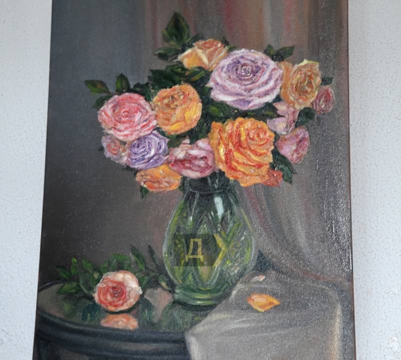«Грёзы роз» не боятся угроз. Одесские художники изобразили королеву цветов во время войны