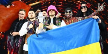 Гурт Kalush Orchestra та Борис Джонсон виступили проти перенесення «Євробачення-2023» |