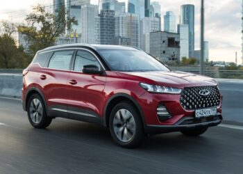 Количество автомобилей, импортируемых в РФ из Китая, продолжает снижаться — АВТО НОВОСТИ