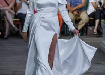 Ковальчук в образе подростка, Волочкова-невеста и другие на показе Джемала Махмудова |