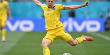 Миколенко: «Мали забивати шотландцям 5 м’ячів і завершувати гру»