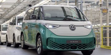 Минивэн в стиле ретро от Volkswagen: стартовало серийное производство ID. Buzz — АВТО НОВОСТИ
