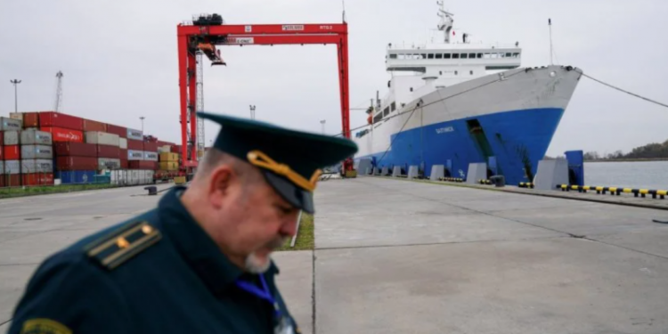 Москва в ярости. Литва заблокировала транзит санкционных товаров из РФ в Калининград, Россия взорвалась хором прямых угроз