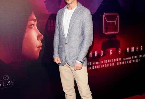 Павел Деревянко на стиле, незаметная Надя Михалкова: звезды на премьере «Голосов Арктики»  |