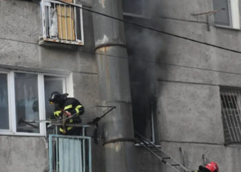 Пожар в Одессе: спасатели эвакуировали 18 человек