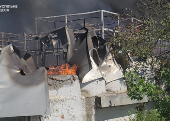 Российские нацисты выпустили по югу Украины 14 ракет: в Одессе сгорел логистический продовольственный центр