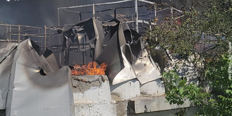 Российские нацисты выпустили по югу Украины 14 ракет: в Одессе сгорел логистический продовольственный центр