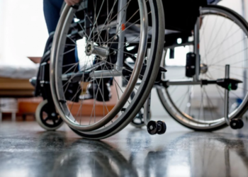 Слепому от рождения россиянину с ДЦП прислали повестку в военкомат