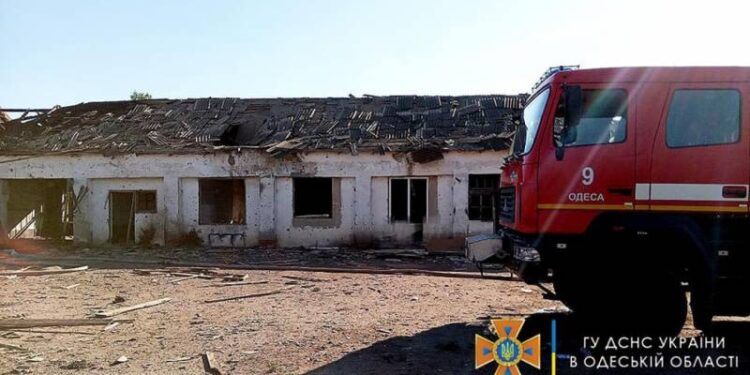 Утром оккупанты нанесли ракетный удар по Одесской области, есть раненые