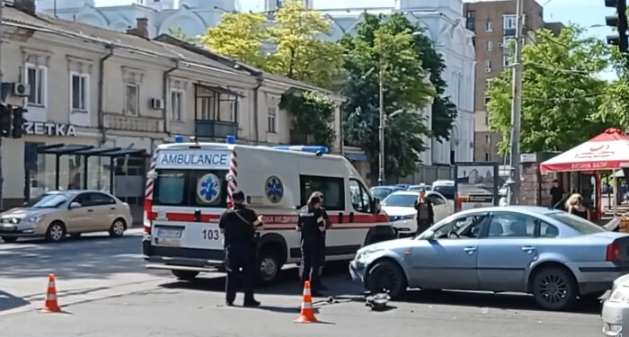 В центре Одессы произошло ДТП с участием спецтранспорта