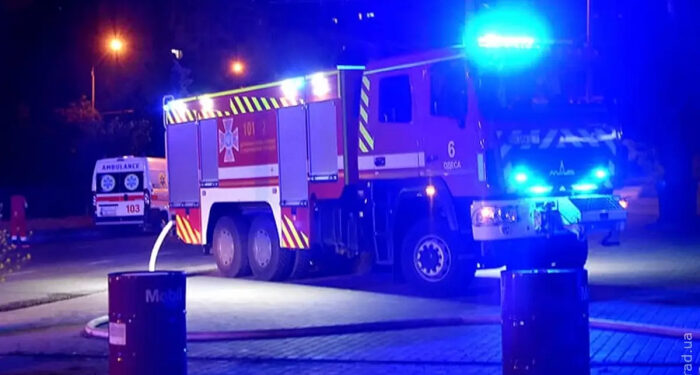 В Киевском районе ночью горело СТО