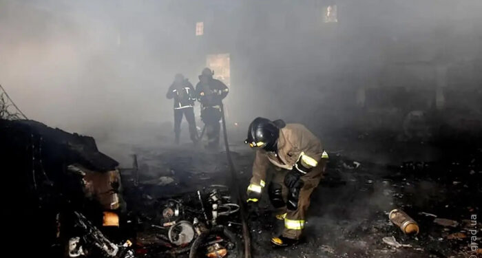 В Суворовском районе горел склад