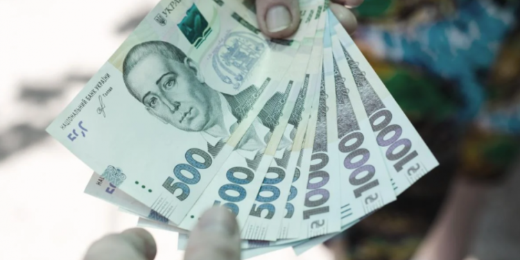 В Украине отменят выплаты для некоторых переселенцев: в Минсоцполитики назвали причину