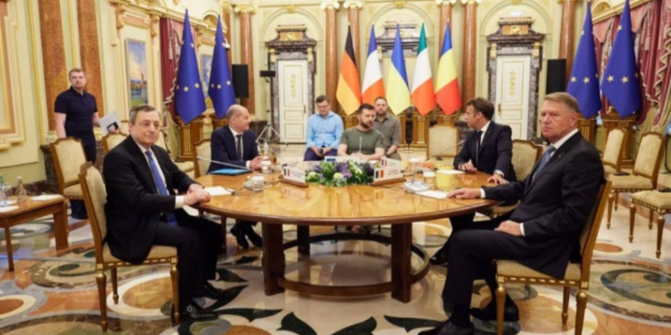 Визит Макрона, Шольца и Драги. Политики увидели «клеймо варварства» РФ в Ирпене, встреча с Зеленским закончилась — онлайн