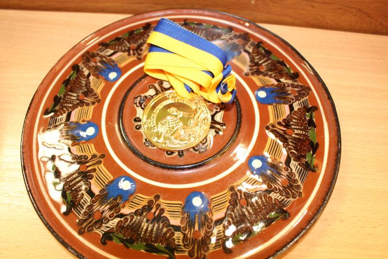 Золотой фонд города - медалисты-выпускники получили свои первые в жизни высокие награды! - Город 24 (ФОТО)