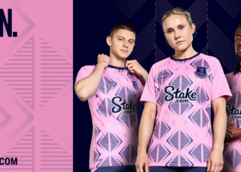 Миколенко представил новую выездную форму «Эвертона» — розовый комплект отдает дань культовой башне Ливерпуля (ФОТО) (19 июля 2022 г.) — Новости футбола