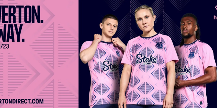 Миколенко представил новую выездную форму «Эвертона» — розовый комплект отдает дань культовой башне Ливерпуля (ФОТО) (19 июля 2022 г.) — Новости футбола