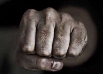 На Хмельниччині засуджено наркомана, який побив юнака та залишив його непритомним на коліях  | Кримінальні новини