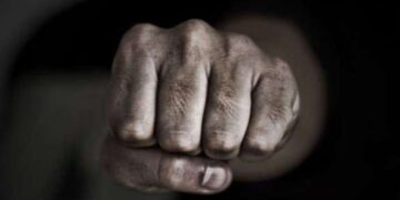 На Хмельниччині засуджено наркомана, який побив юнака та залишив його непритомним на коліях  | Кримінальні новини