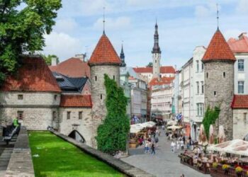 Эстония запретила выдачу разрешений на проживание для граждан РФ