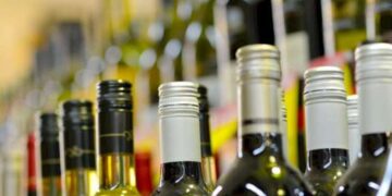В Закарпатье разрешили торговлю алкоголем без ограничений