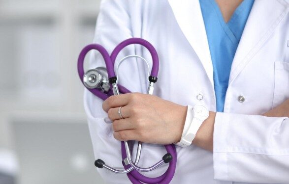 Врач рассказал, чем лучевая терапия отличается от брахитерапии