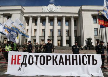 Нова Верховна Рада схвалила законопроєкт про зняття депутатської недоторканості