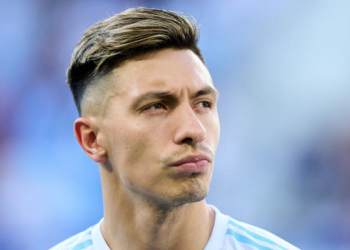 Официально. «Манчестер Юнайтед» подписал защитника «Аякса» Мартинеса (17 июля 2022 г.) — Новости футбола