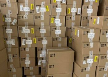 Учреждения здравоохранения Киевской области получили два автобуса лекарств от благотворителей