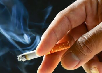 Загрязненный воздух, курение и алкоголь: специалисты рассказали, что провоцирует рак полости рта