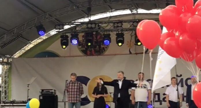 П’яний Порошенко матюкався у Кам’янець-Подільському і погрожував прихильникам Шарія