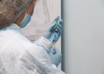 Полностью вакцинированных от «ковида» украинцев уже 15 миллионов