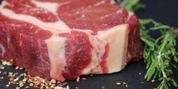 Отказ от красного мяса продлевает жизнь на 13 лет – ученые