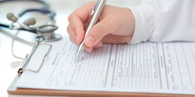 У Кабміні хочуть скасувати медичні довідки