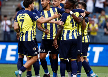 В стане соперника. «Фенербахче» одержал разгромную победу в очередном спарринге. Леднев и компания помешать не сумели (5 июля 2022 г.) — Новости футбола