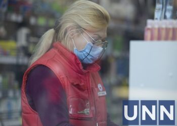 Заболеваемость COVID-19 по Украине превышен почти в 17 раз — Минздрав