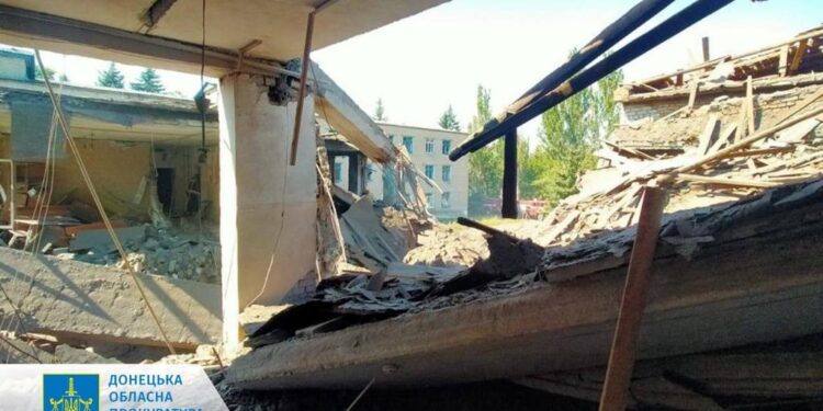 Прокуратура Донеччини розслідує загибель родини внаслідок обстрілу Торецька. ФОТО | Кримінальні новини