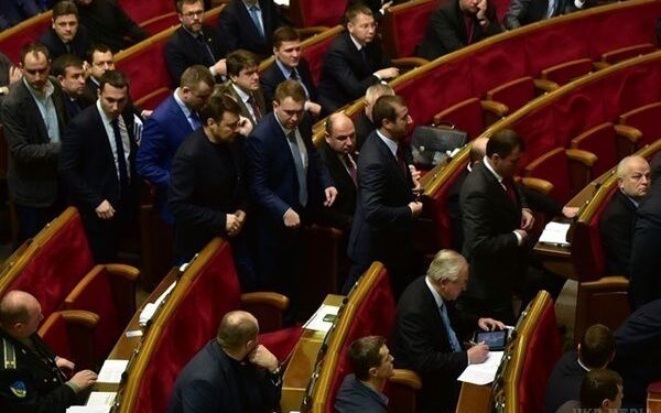 Як депутати пенсійний вік для жінок підвищували