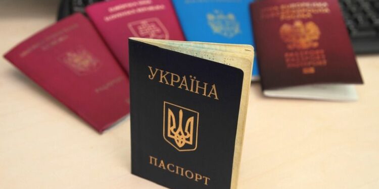 У Зеленського розповіли, хто зможе отримати подвійне громадянство