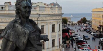 Более шести тысяч человек проголосовали за снос памятника Екатерине Второй  в Одессе