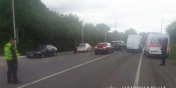 Потрійна ДТП, внаслідок якої постраждали двоє людей, сталася на Хмельниччині. ФОТО | Кримінальні новини
