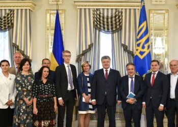 КСУ визнав, що Порошенко незаконно створив НКРЕКП, завдяки якій ввели формулу Роттердам+