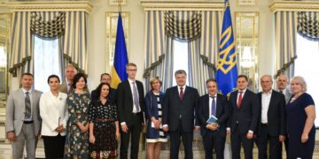КСУ визнав, що Порошенко незаконно створив НКРЕКП, завдяки якій ввели формулу Роттердам+