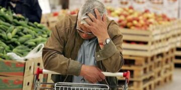 В Україні сповільнилася інфляція, при цьому тарифи зростають, а продукти дешевшають