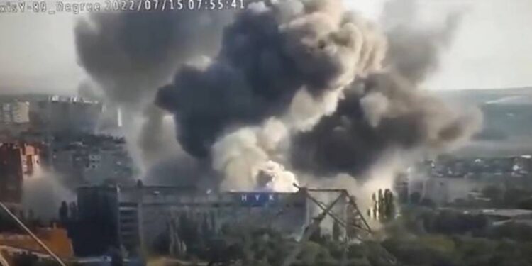 Десять ракетных ударов российских нацистов по Николаеву: разрушены два университета