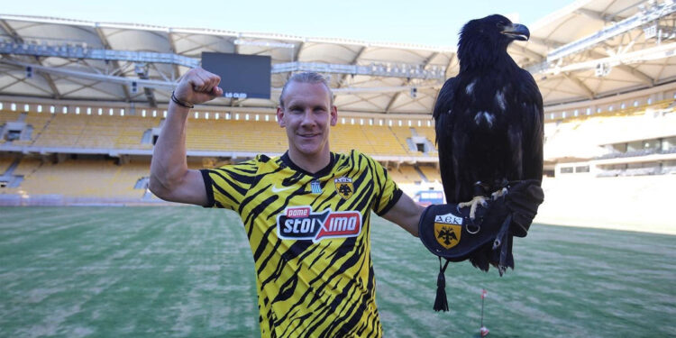 «Я мог бы побежать за деньгами, но я выбрал борьбу за чемпионство», — Домагой Вида прокомментировал свой переход в АЕК (31 июля 2022 г.) — Новости футбола